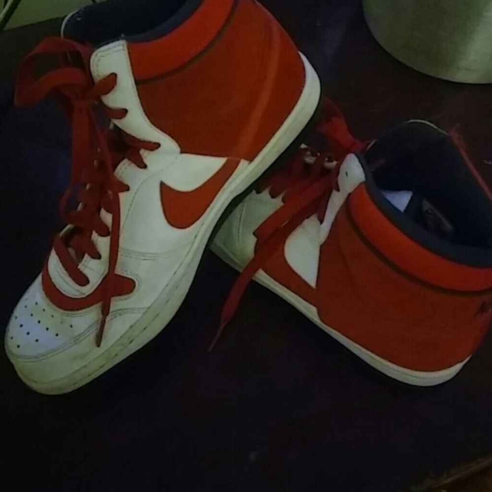 Young Mens / Size 7.5 Nike Leather Hi Tops